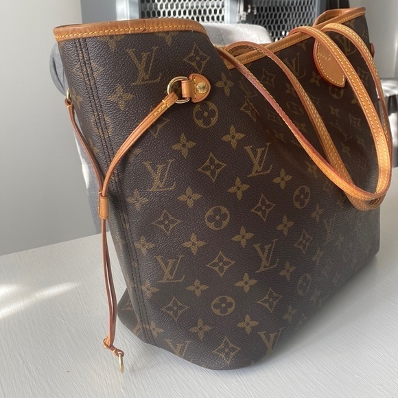 Louis Vuitton Neverfull MM Monogram - Picture 5 of 17